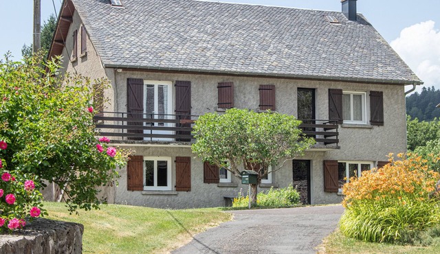 Meuble de tourisme * located in the heart of the La Plane valley