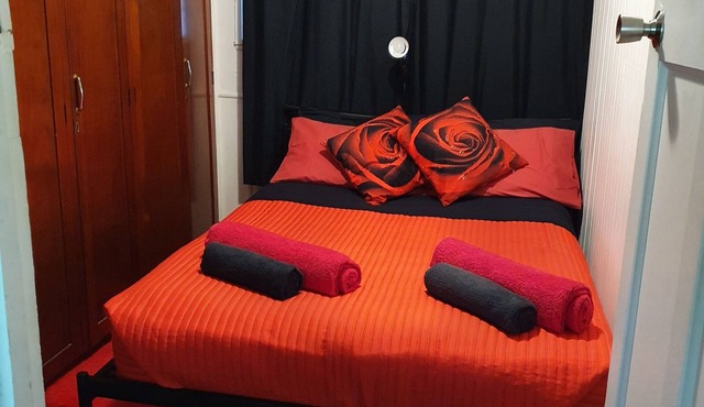 Meyenburg unit 2, fully self contained private unit, 2 DBs, 4pax