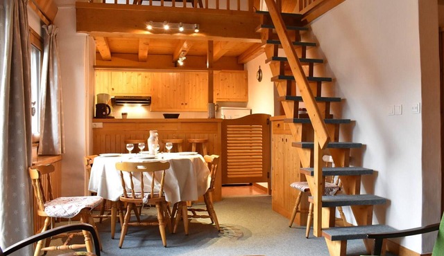 Mezzanine studio near slopes for 5 ppl.