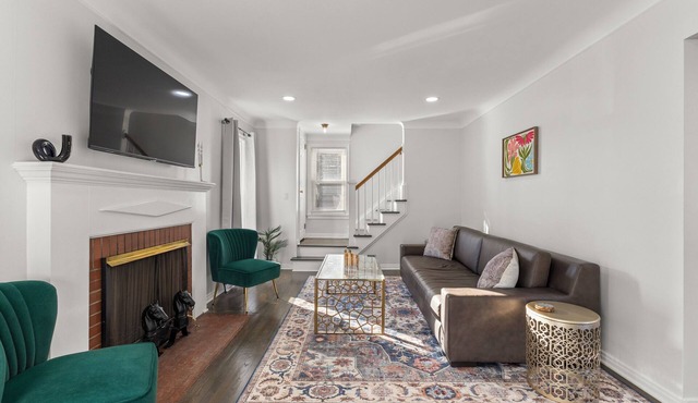 MG Place: Charming Neighborhood blocks from Downtown RO