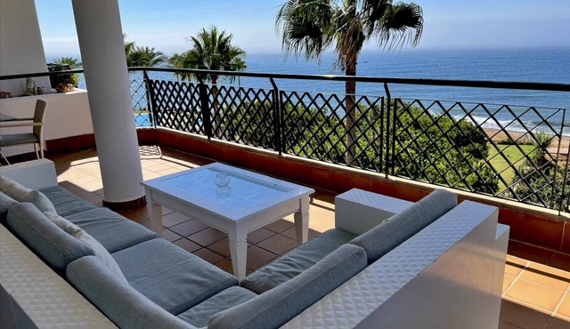 MI CAPRICHO 12 BEACHFRONT APARTMENT