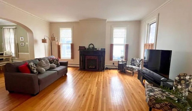 Mi casita azul close to Knoebels and GMC