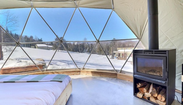 Mi-clos - luxury pods with private jacuzzi and sauna