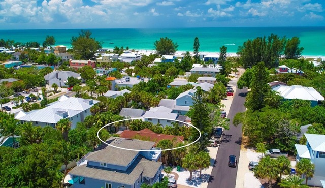 MI Oasis Getaway! Just 200 Steps to the Beach on a very quiet street