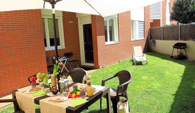 MIA BEACH CITY-apartment, terrace, pool, garage, wifi-internet.