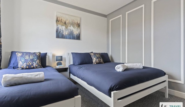 Mia`s House: Park view +Parking