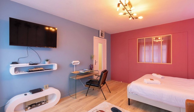 Miami 70's - Near Parking and Grocery Store