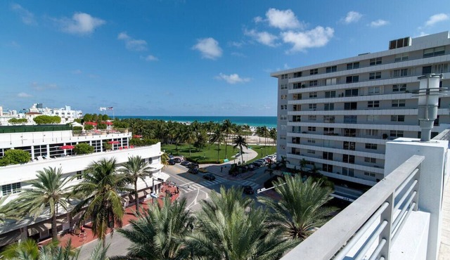 Miami Beach 3BD Luxury Condo Suite (201)