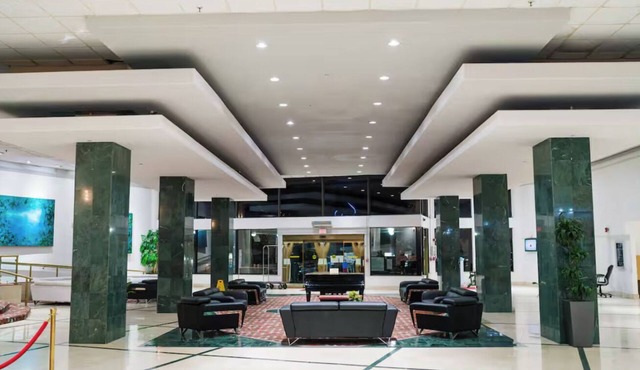 Miami Beach-Front with Amazing Pool