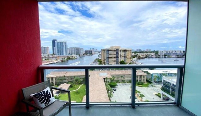 Miami Beach studio 2B/1B