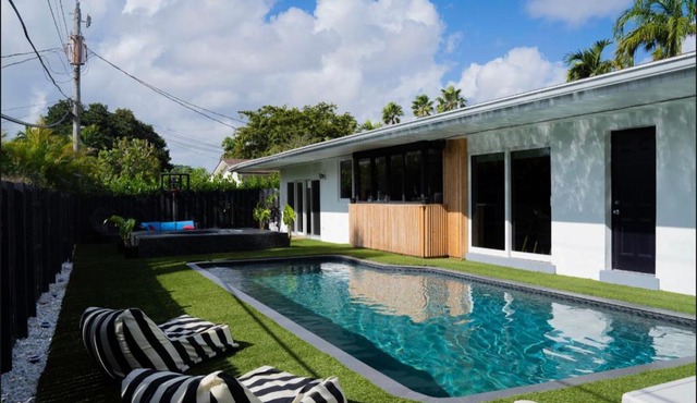 Miami Cozi Villa - Heated Pool & Hot Tub