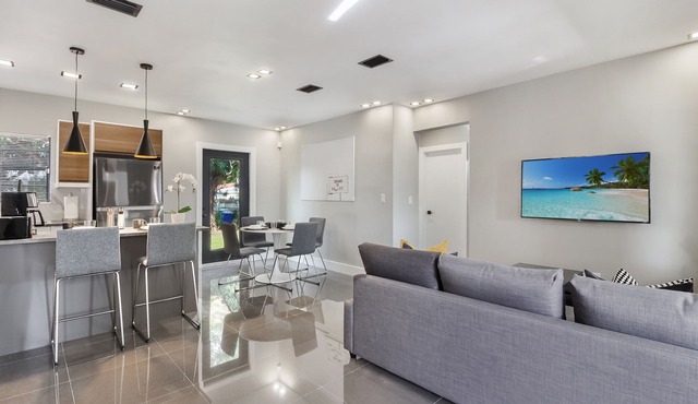 Miami Deluxe⭐️ near Beach/Airport/Wynwood/Design District & Free gated Parking.