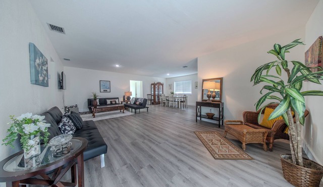 Miami Family Home 4BD/2BTH 6 Beds, 8 Guests BH