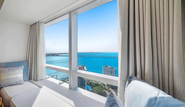 Miami Getaway! 1BR Oasis w Parking & View