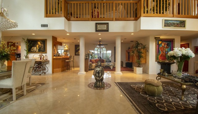 MIAMI HOME WITH A TROPICAL FEEL*