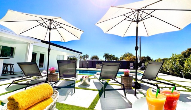 MIAMI LUX HOUSE/Pool/Lounge/Bar