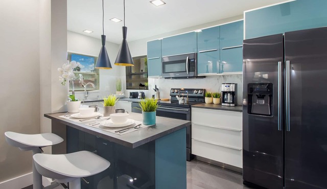 Miami Luxe Pro⭐️ near Beach/Airport/Wynwood/Design District/free gated parking.