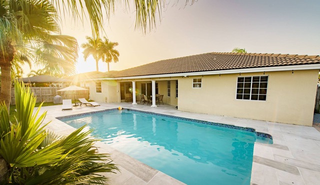 MIAMI “Magic City Getaway” 4/3 W/ Pool
