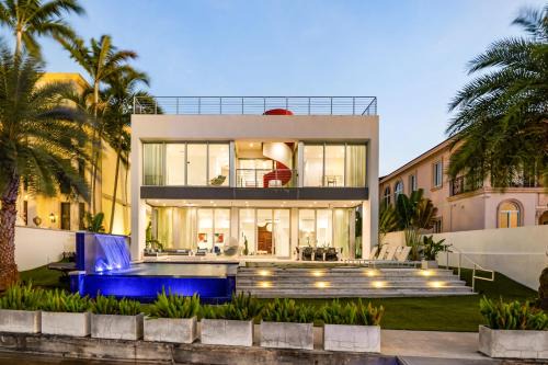 Miami Modern Heated Pool and Dock