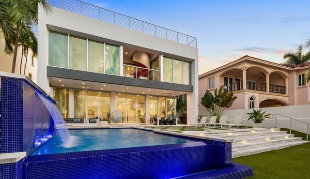 Miami Modern Heated Pool & Dock