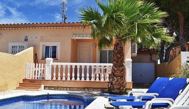 Miami Platja House with Private Pool and Air Conditioning