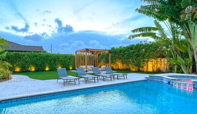 Miami Pool House | Heated Pool | Mini Golf | Villa