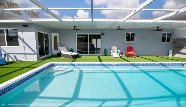 Miami Private Pool Home Sleeps 10 · 10 Min to Hard Rock