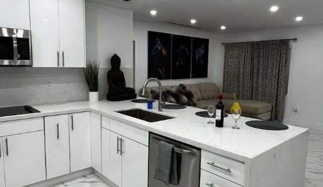 Miami Vacation home with Heated pool