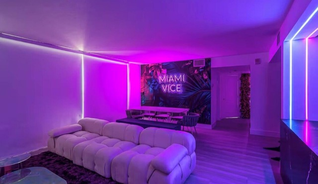 Miami Vice Luxe Ocean View, Pool & Prime Spot