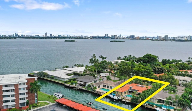 Miami Waterfront boater's paradise pool home