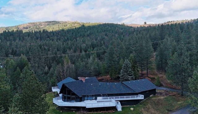 Mica Peak Escape 50 Mile View over The “Palouse Scenic Byway”25 min of CDA Idaho