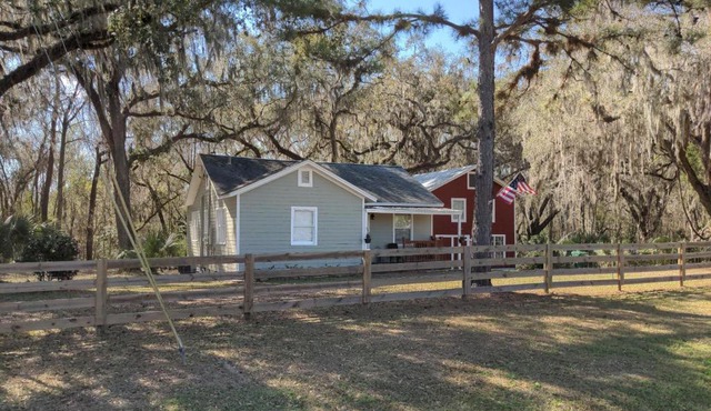 Micanopy Countyline Cottages