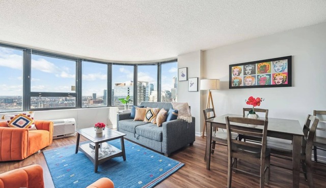 MICH AVE Downtown 2bd, Grant Park Museums #25