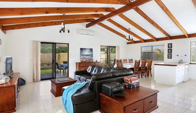 Michael Street 39, Golden Beach