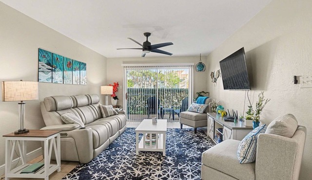 Michele · Ground Floor Beachside Condo · Half Mile from Beach
