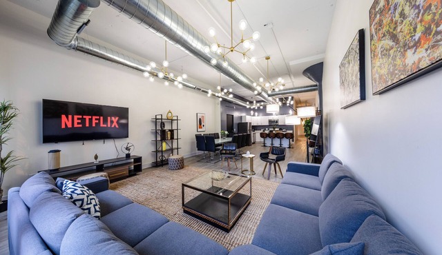 Michigan 6BR Luxury Loft Suite in South Loop Chicago Near McCormick Place