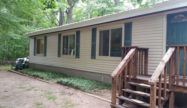 Michigan Sandcastle: Secluded Beach, Clean, Comfy, Cute and Woodsy