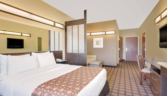 Microtel by Wyndham Perry National Fairground Area I-75