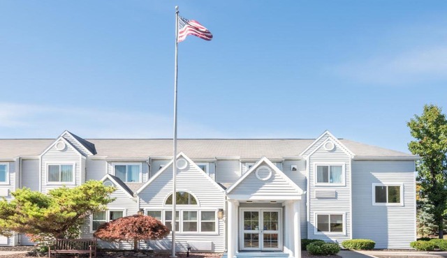 Microtel By Wyndham Victor