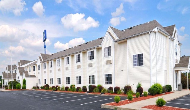 Microtel Inn and Suites Clarksville