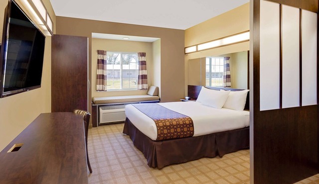 Microtel Inn & Suites by Wyndham Prairie du Chien