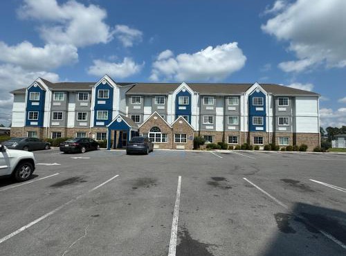 Microtel Inn & Suites by Wyndham Albertville