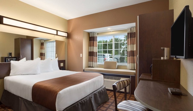 Microtel Inn & Suites by Wyndham Carrollton
