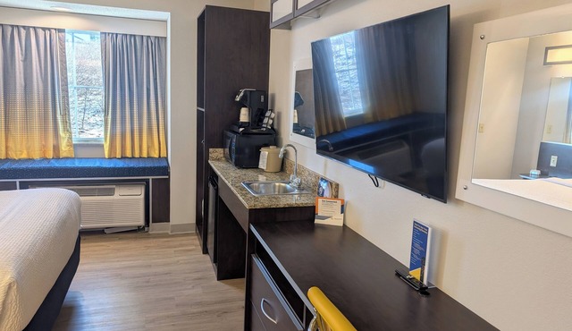 Microtel Inn & Suites by Wyndham Wheeling at Highlands