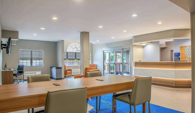 Microtel Inn & Suites by Wyndham Anderson/Clemson