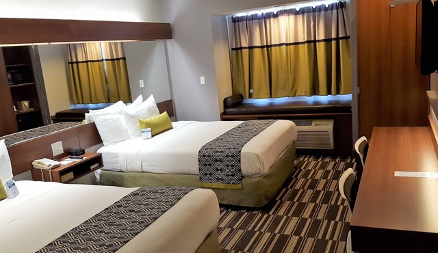 Microtel Inn & Suites by Wyndham Bellevue/Omaha