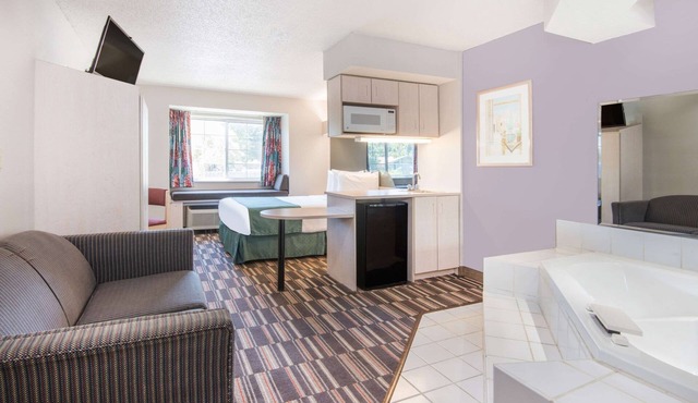 Microtel Inn & Suites by Wyndham Claremore