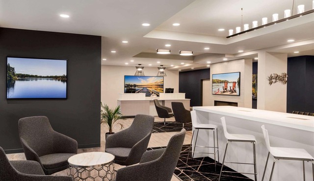 Microtel Inn & Suites by Wyndham Aurora