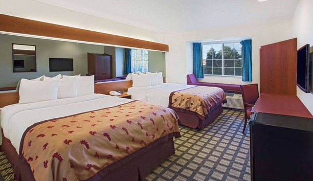 Microtel Inn & Suites by Wyndham Holland