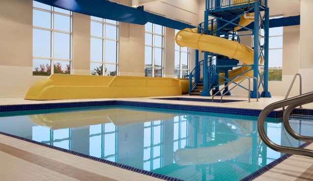 Microtel Inn & Suites by Wyndham Aurora